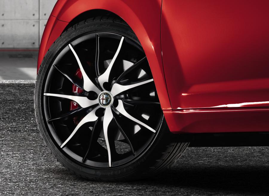 Колеса Alfa Romeo MiTo Sportiva (955) 2012 года  (фото 6 из 6)